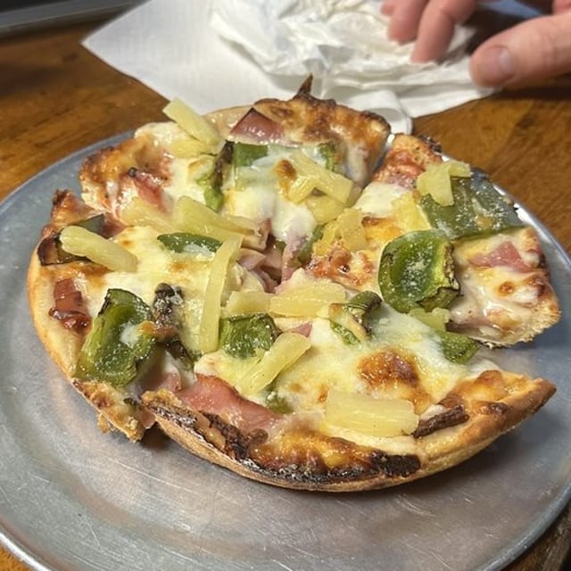 Hawaii Pizza.