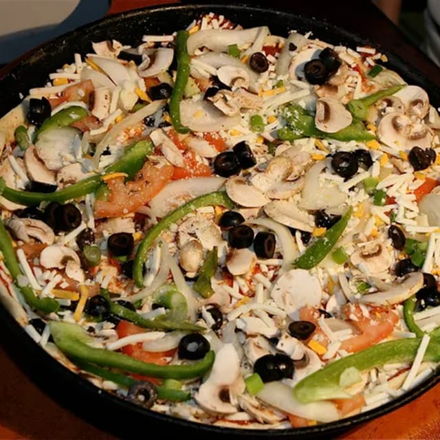 Vegetarian Pizza 7" Small (4 Slices).